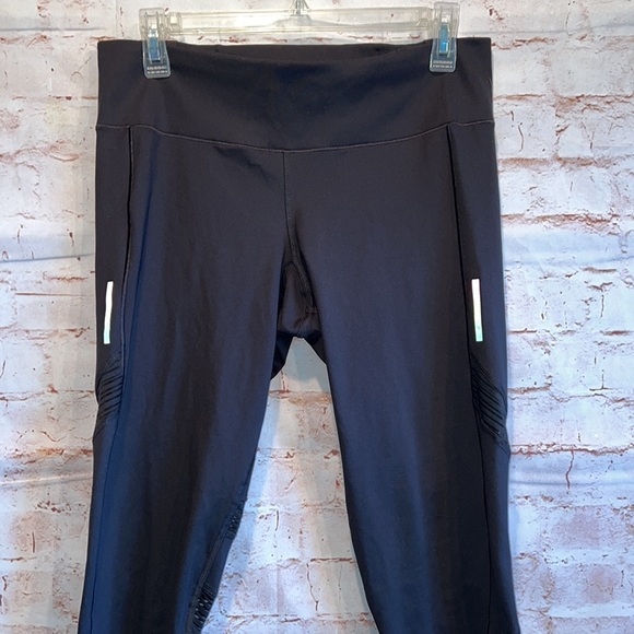 Adidas how we do 7/8 tight leggings black reflective tabs mesh details medium - Picture 2 of 12